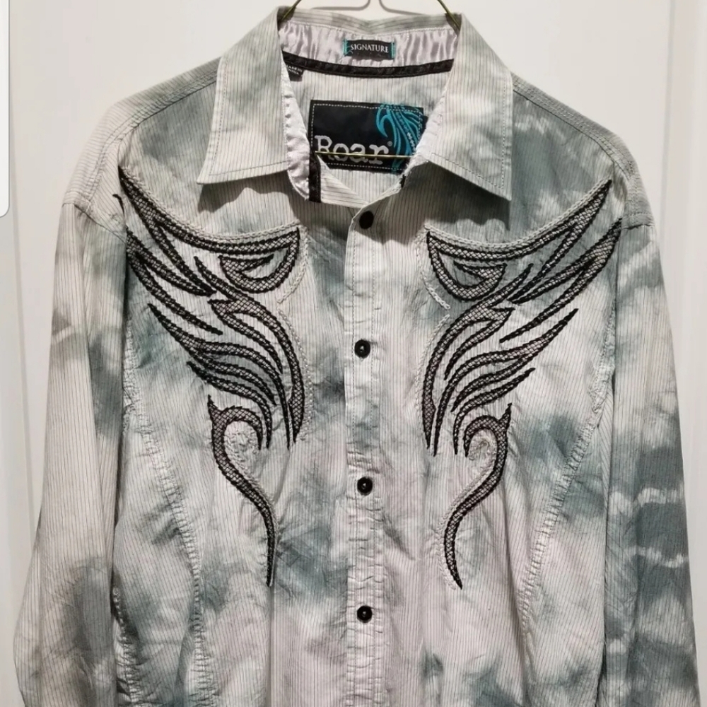 Roar Signature Embroidered Button Down Long Sleeved Shirt Men’s SZ Large